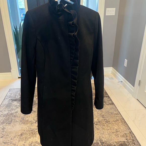 DKNY size 12 elegant black ruffled winter coat - Picture 8 of 17